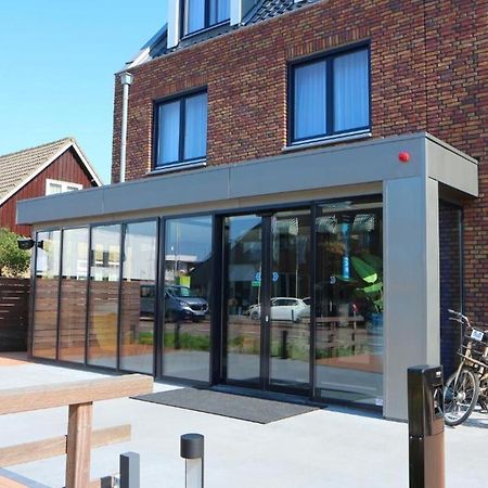 Blue Mansion Hotel Aalsmeer Exterior photo
