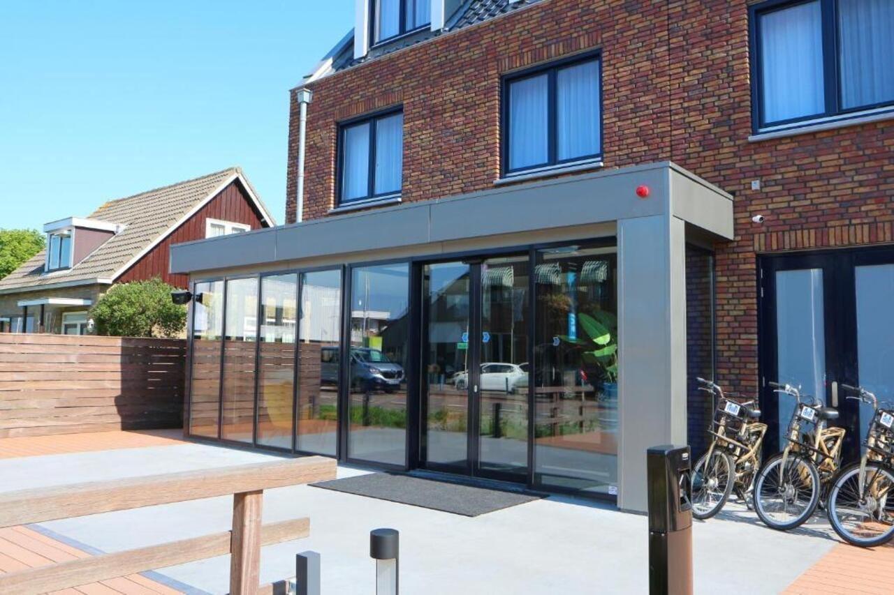 Blue Mansion Hotel Aalsmeer Exterior photo