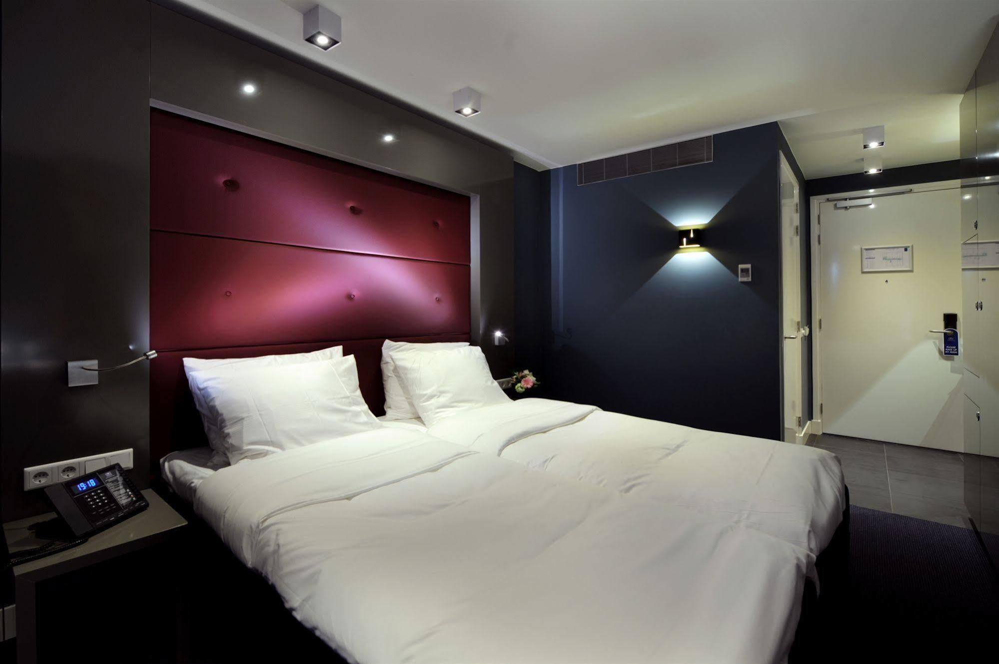 Blue Mansion Hotel Aalsmeer Exterior photo